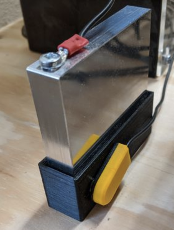 ../_images/Millright_Mega_V_touch_plate_holder_and_magnetic_probe.png